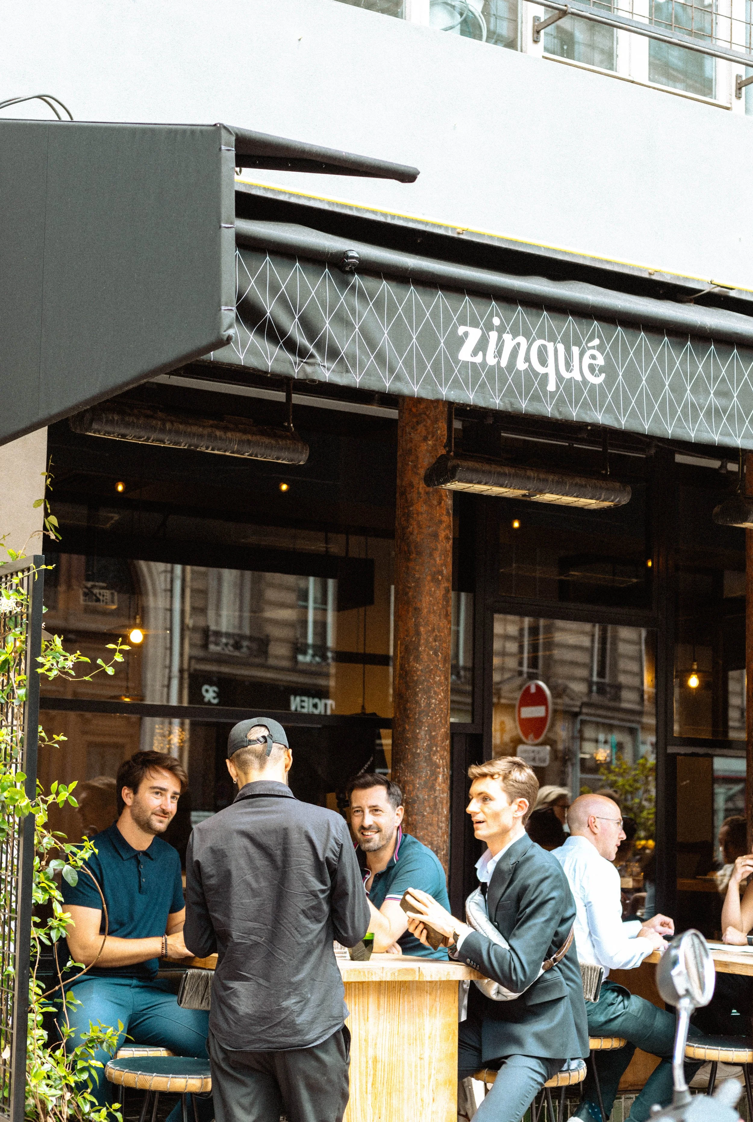 10-zinque-paris-terrasse-02.jpg